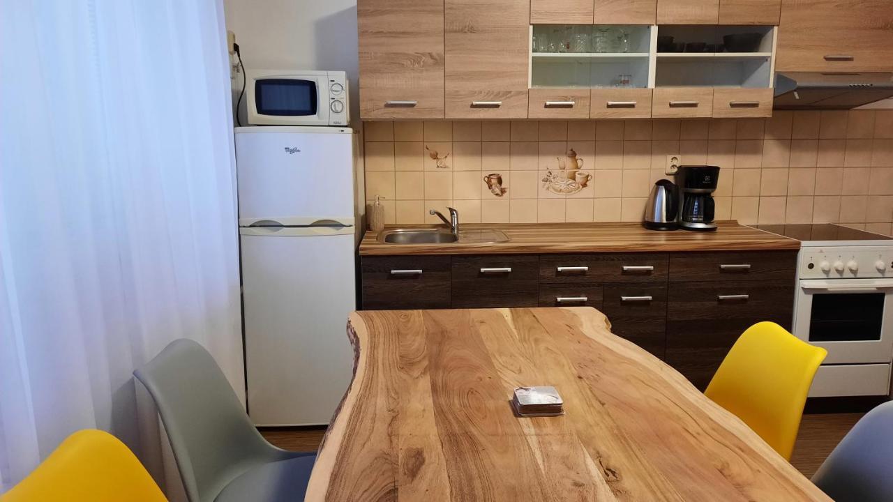 Apartmany U Jirousu ロキトニツェ・ナト・イゼロウ エクステリア 写真